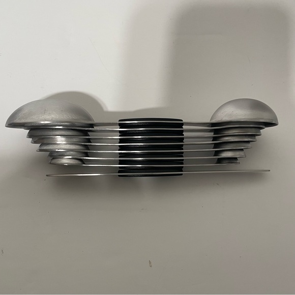 8 PC Stainless Steel Magnetic Measuring Spoons and Leveler Set - Picture 4 of 13